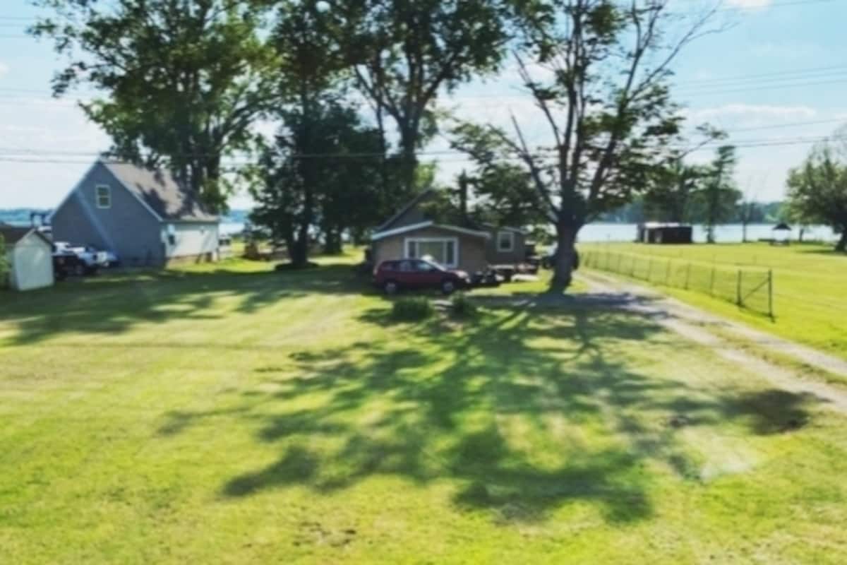 Verblijf: Cayuga, NY